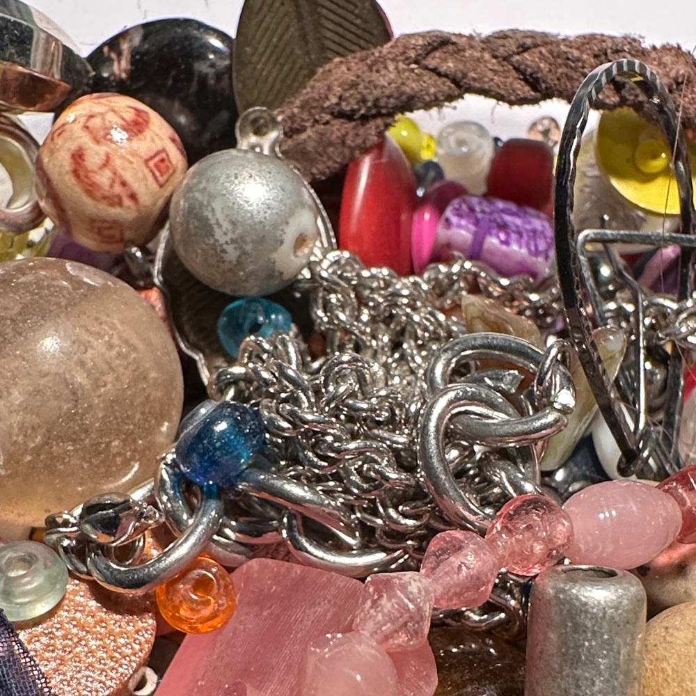 Vibrant Craft/Jewelry Supplies - 3LBs - Picture 13 of 16